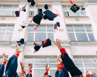 A Helpful Guide to Paying Off College Debt