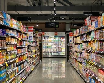 Grocery Shopping on a Budget: The Ultimate Guide to Macronutrients and Macro-Friendly Grocery Shopping